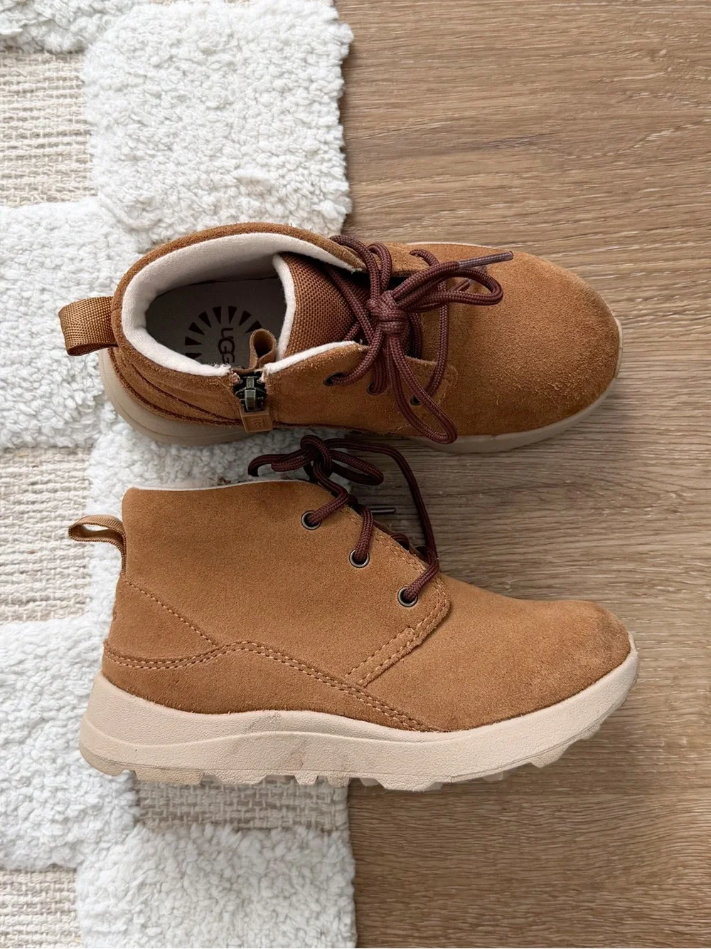 Ugg Canoe III Weather Kids Sneaker in Chestnut Suede
